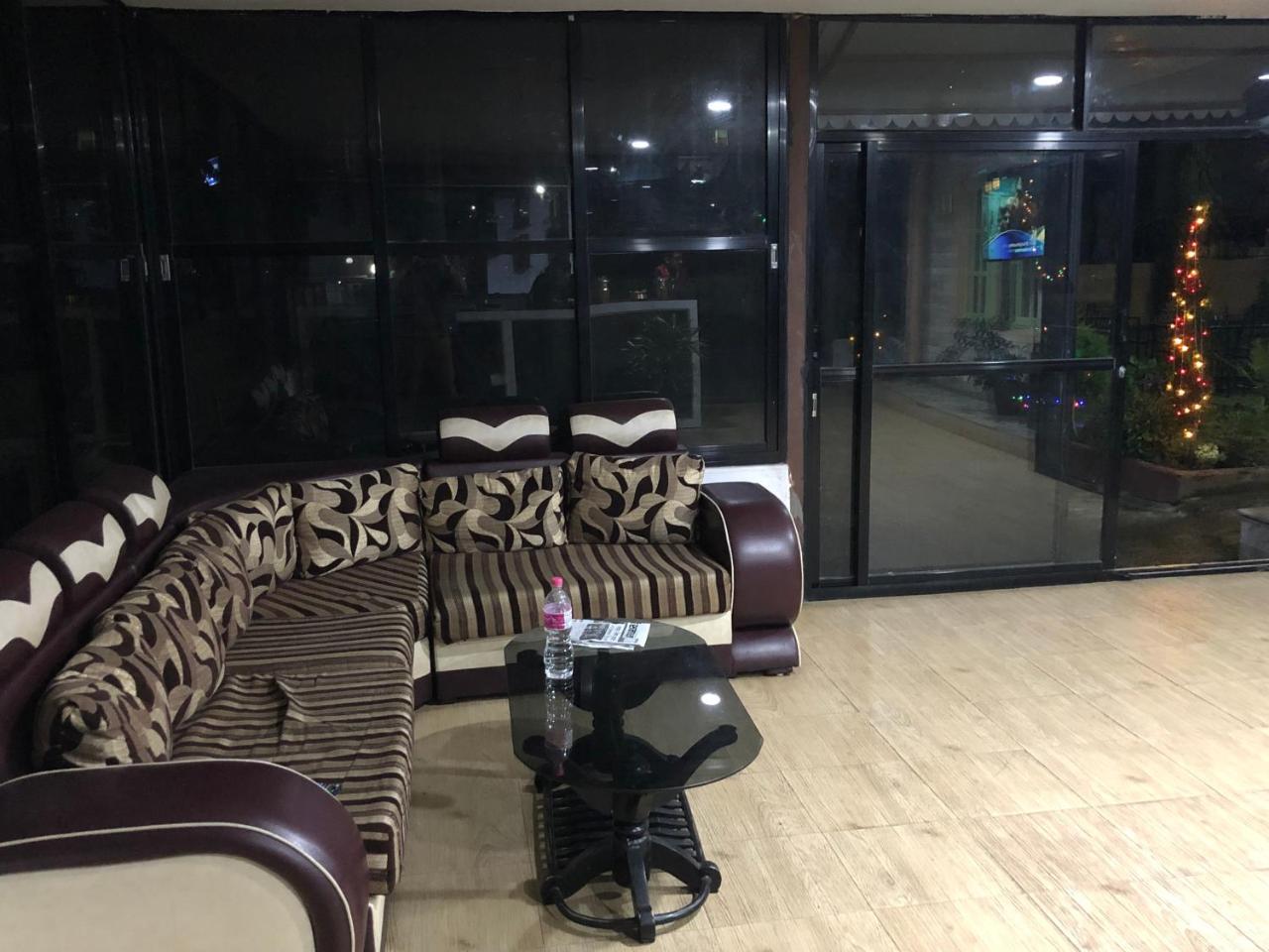 Hotel Blue Magnet Pokhara Ngoại thất bức ảnh