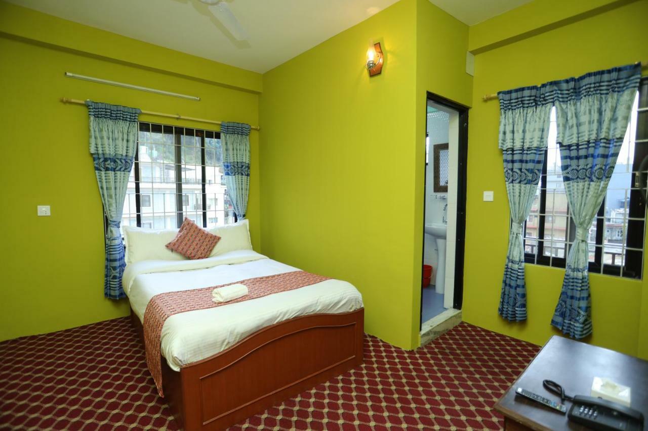 Hotel Blue Magnet Pokhara Ngoại thất bức ảnh