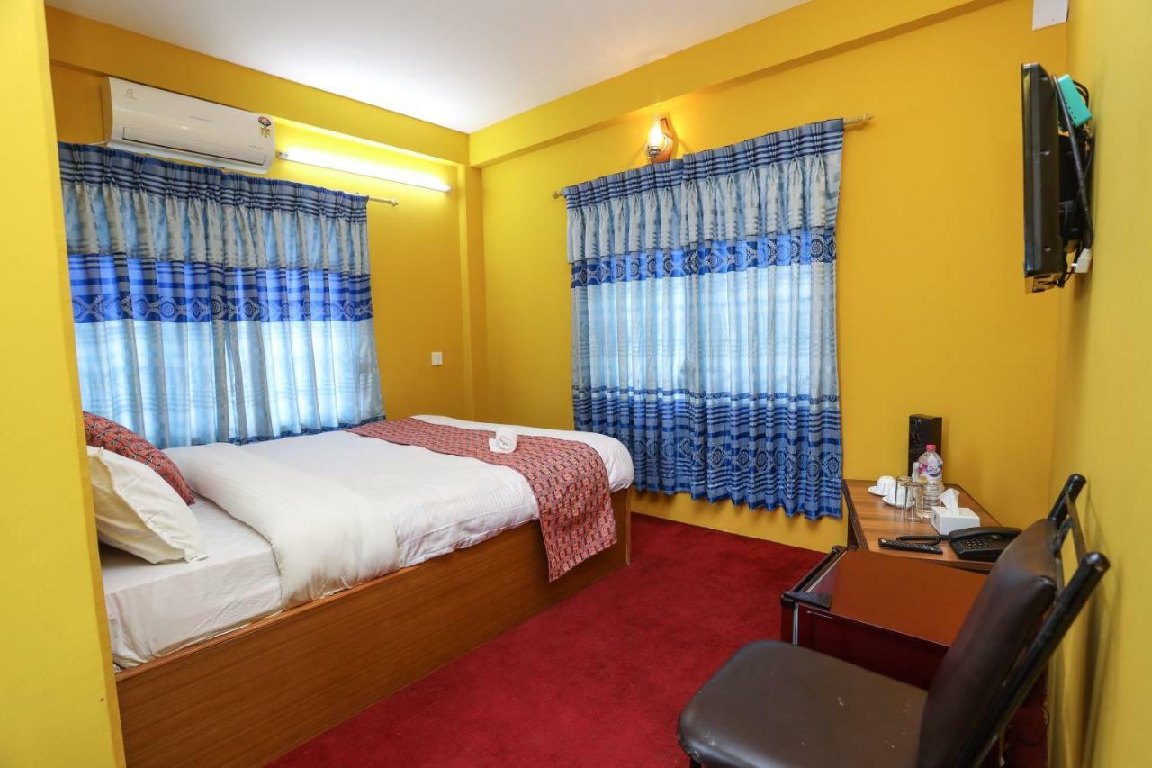 Hotel Blue Magnet Pokhara Ngoại thất bức ảnh