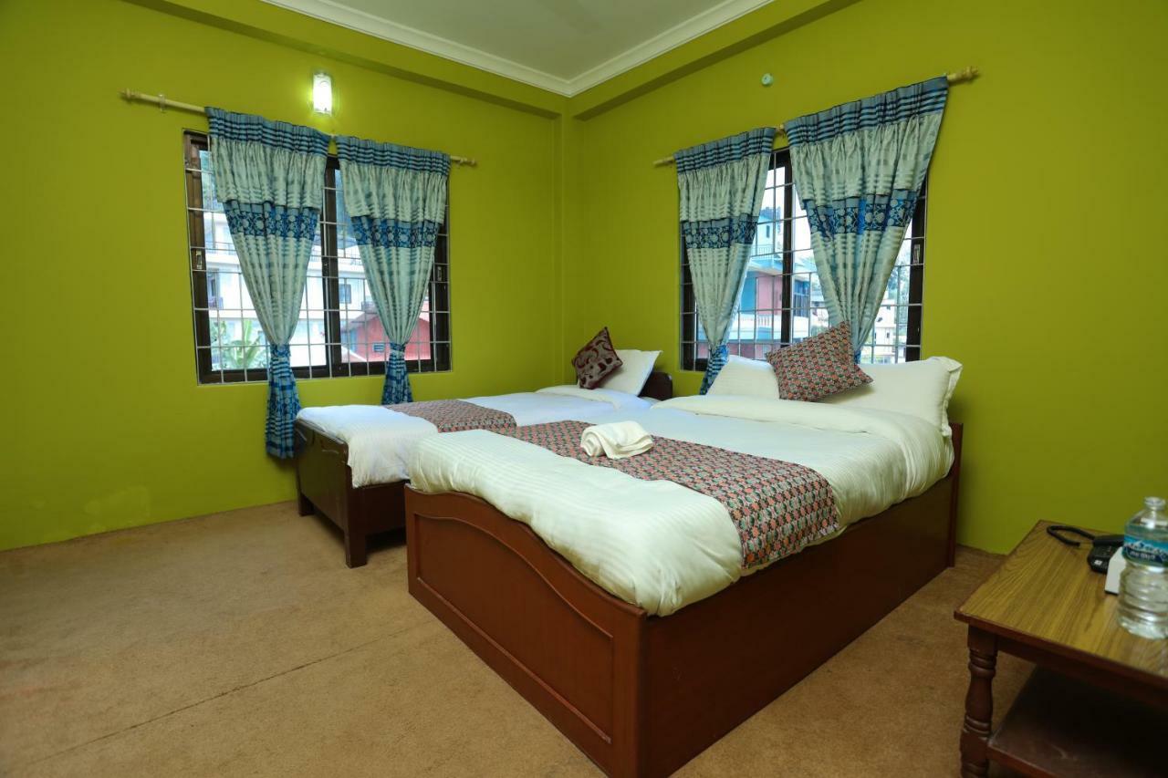 Hotel Blue Magnet Pokhara Ngoại thất bức ảnh