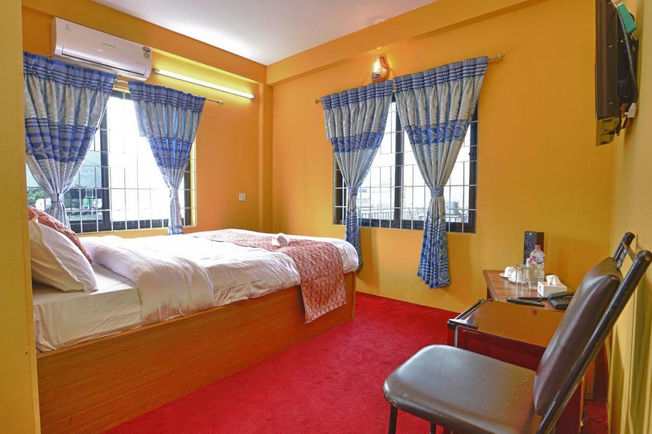 Hotel Blue Magnet Pokhara Ngoại thất bức ảnh