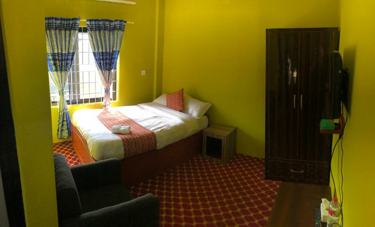 Hotel Blue Magnet Pokhara Ngoại thất bức ảnh