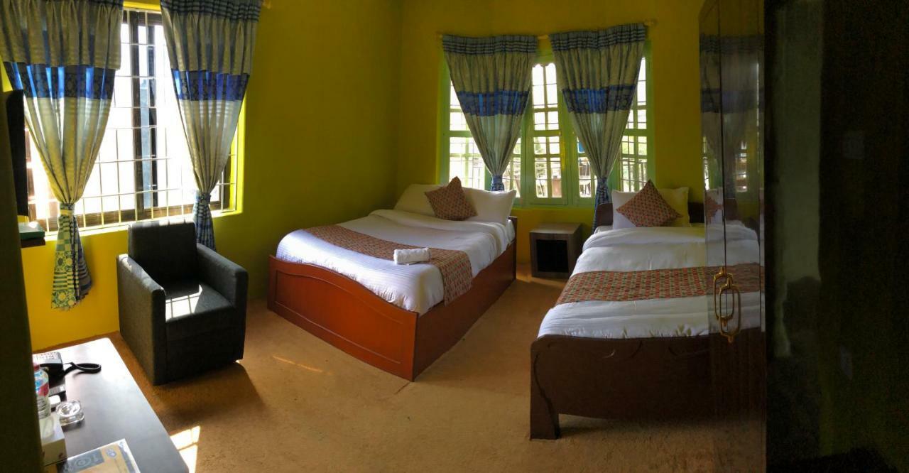 Hotel Blue Magnet Pokhara Ngoại thất bức ảnh