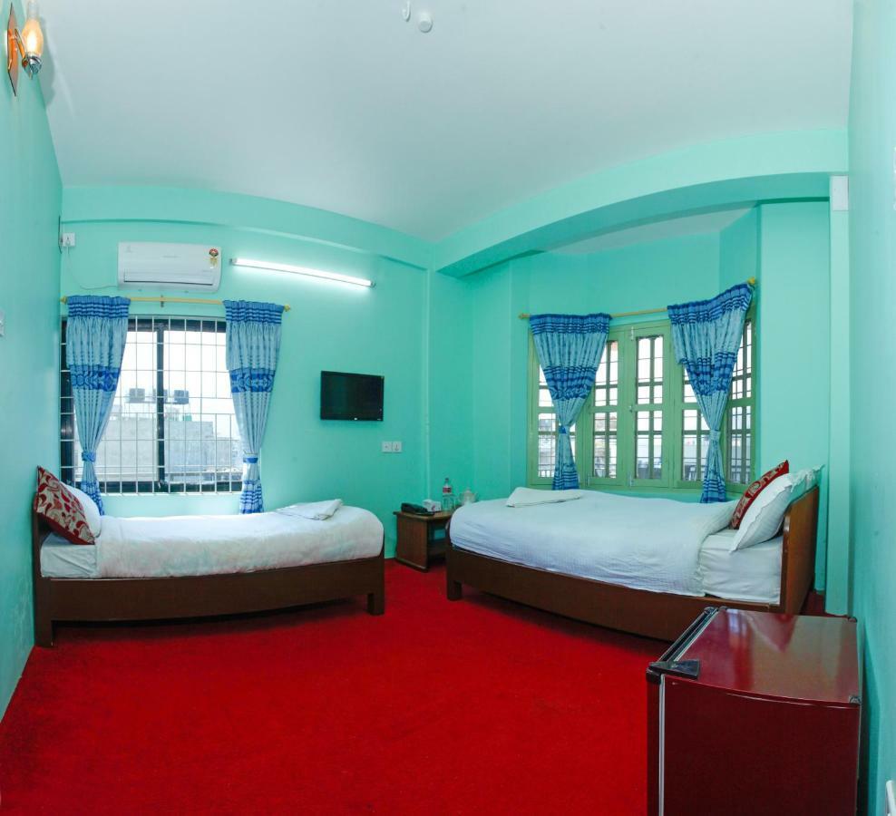 Hotel Blue Magnet Pokhara Ngoại thất bức ảnh