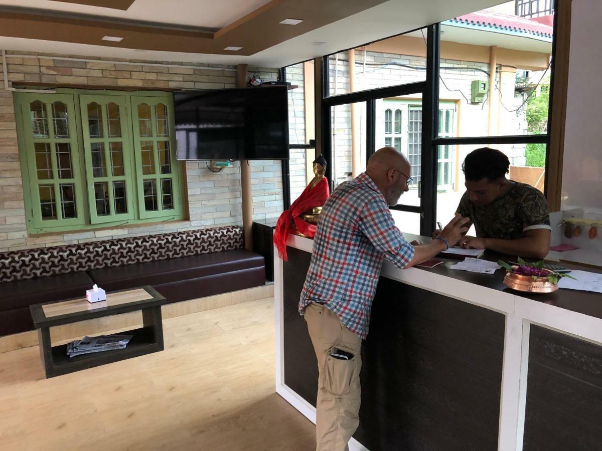Hotel Blue Magnet Pokhara Ngoại thất bức ảnh