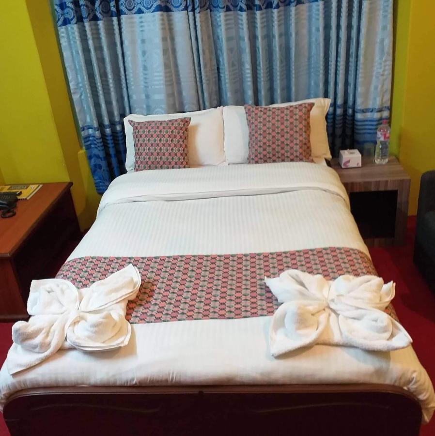 Hotel Blue Magnet Pokhara Ngoại thất bức ảnh